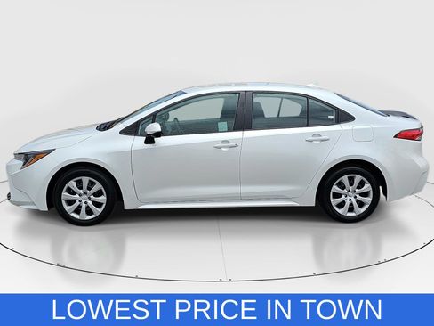 Used 2025 Toyota Corolla LE FWD image 8