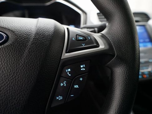 Used 2020 Ford Fusion SE image 18