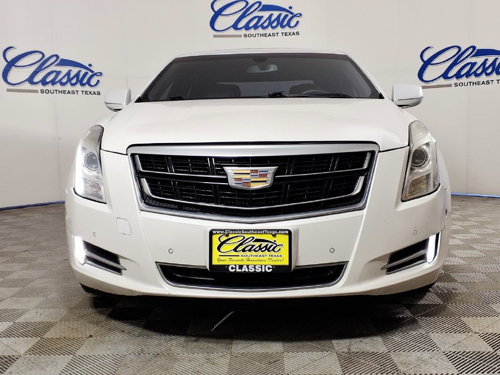 Used 2017 Cadillac XTS Luxury FWD image 3