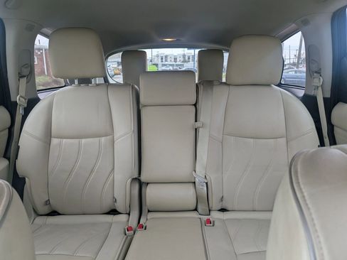 Used 2019 INFINITI QX60 Luxe w/ Essential Package image 19