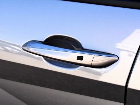 New 2025 Hyundai Elantra SEL image 11