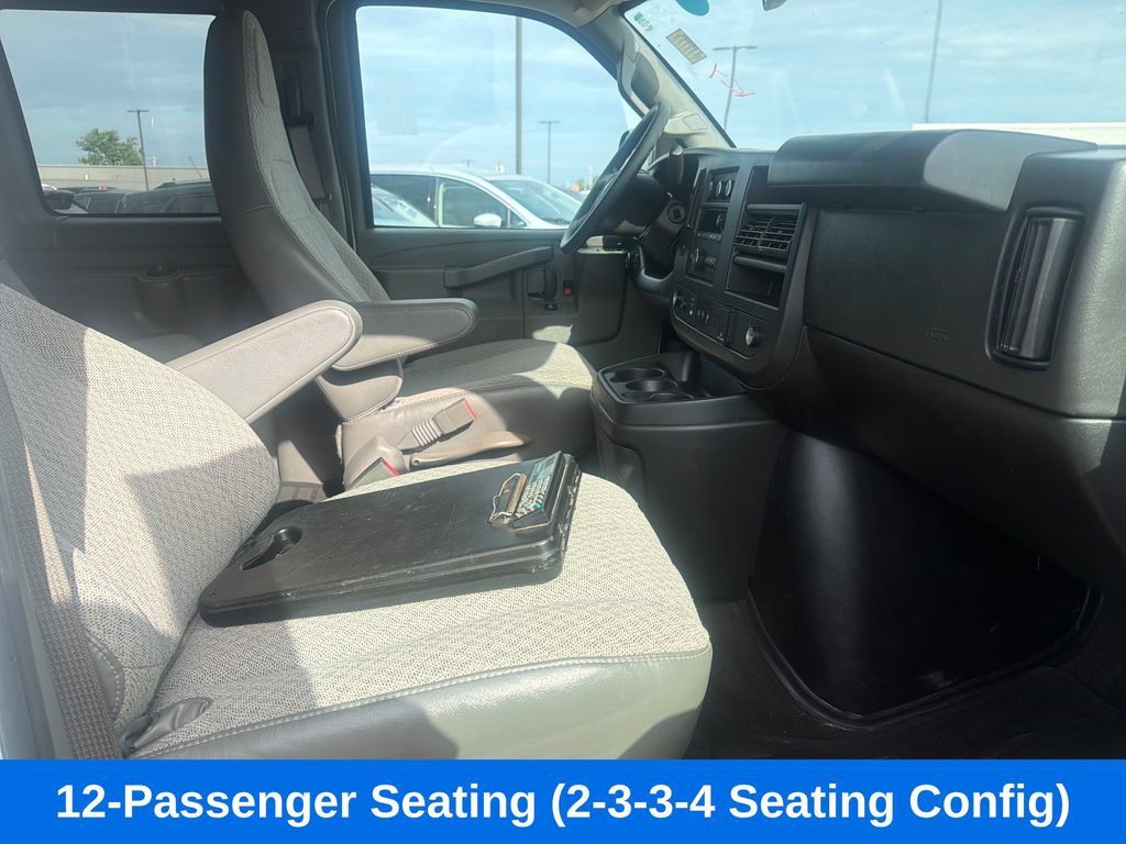 Used 2025 GMC Savana 3500 LT w/ LT Preferred Equipment Group RWD image 23