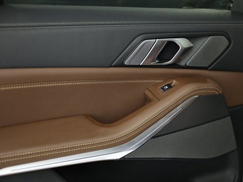 Used 2023 BMW X5 M50i w/ Climate Comfort Package image 25