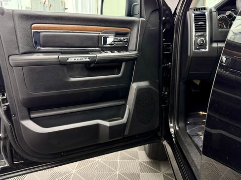 Used 2015 RAM 1500 Laramie w/ Convenience Group image 7