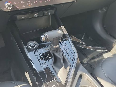 Used 2024 Kia Niro EX FWD image 16