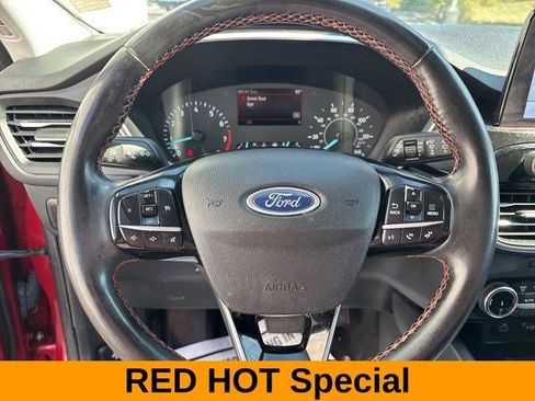 Used 2022 Ford Escape SEL w/ SEL Stealth AWD Package image 16