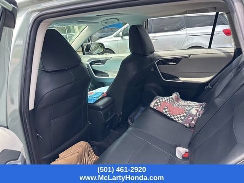 Used 2021 Toyota RAV4 XLE w/ Convenience Package AWD/4WD image 5