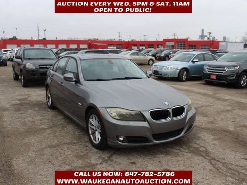 Used 2010 BMW 328i xDrive Sedan image 3
