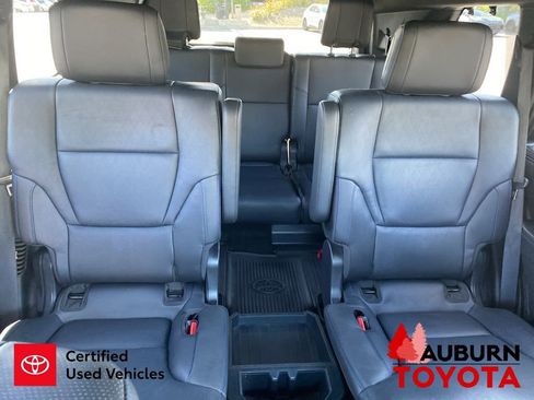 Used 2024 Toyota Sequoia Platinum AWD/4WD image 25