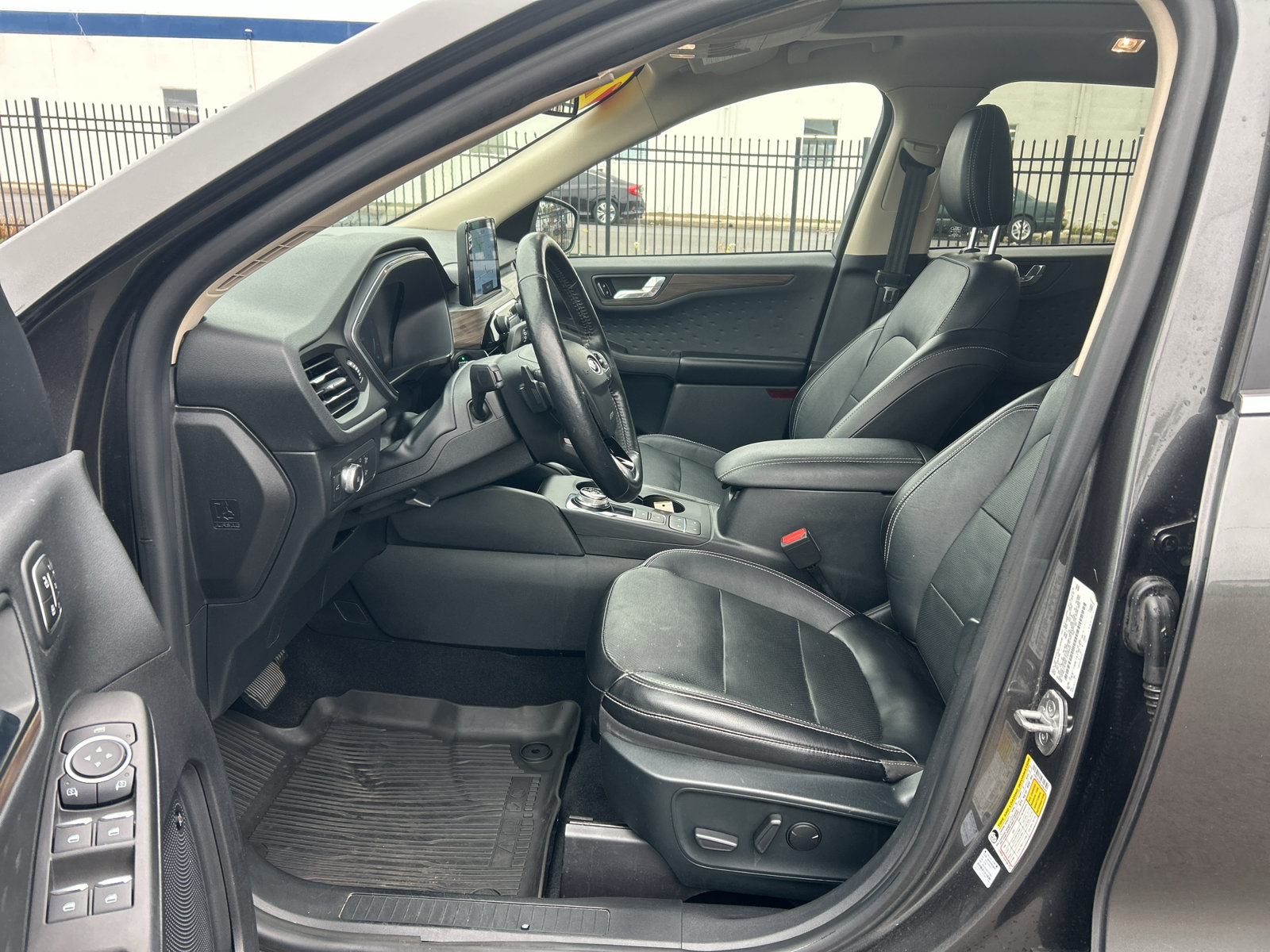 Certified 2020 Ford Escape Titanium AWD/4WD image 14
