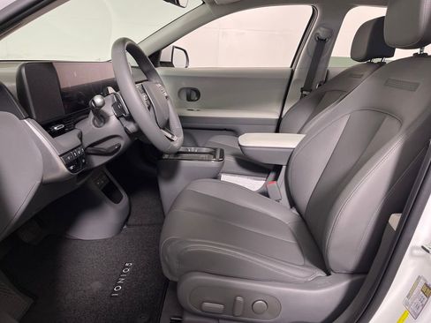 Used 2025 Hyundai Ioniq 5 SEL image 12