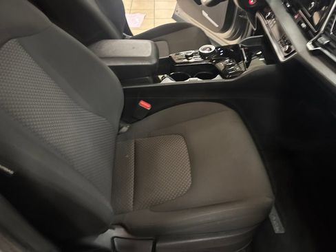 Used 2023 Kia Sportage LX AWD/4WD image 28