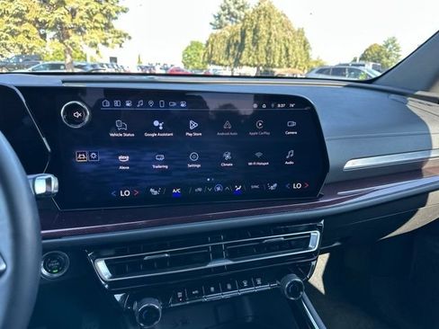 Used 2024 Chevrolet Traverse Z71 AWD/4WD image 33