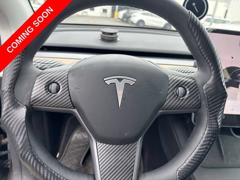 Used 2025 Tesla Model Y Long Range RWD image 21