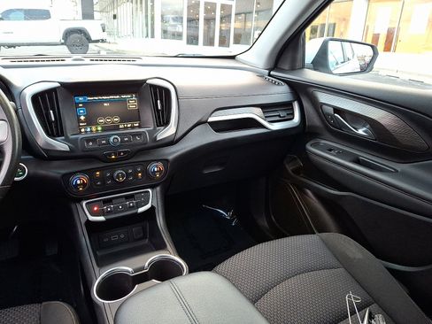 Certified 2022 GMC Terrain SLE w/ Driver Convenience Package image 16