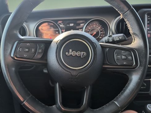 Used 2018 Jeep Wrangler Unlimited Sport S AWD/4WD image 11