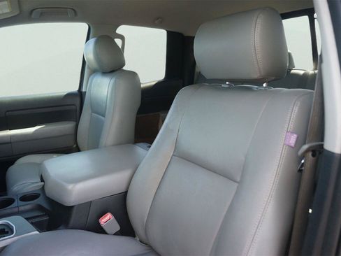 Used 2013 Toyota Tundra 2WD Double Cab w/ SR5 Pkg image 10
