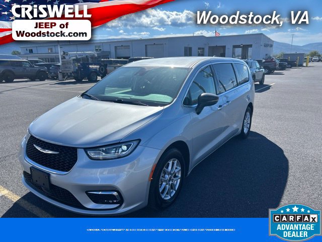 Used 2024 Chrysler Pacifica Touring-L FWD image 1