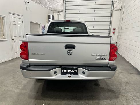 Used 2010 Dodge Dakota Big Horn image 4