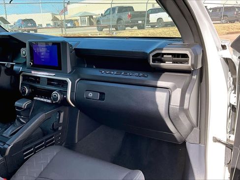 Used 2024 Toyota Tacoma SR image 16