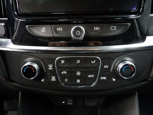 Used 2021 Chevrolet Traverse RS w/ LPO, Floor Liner Package AWD/4WD image 57