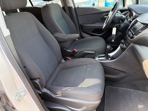 Used 2020 Chevrolet Trax LS w/ Tint and Cruise Package FWD image 25