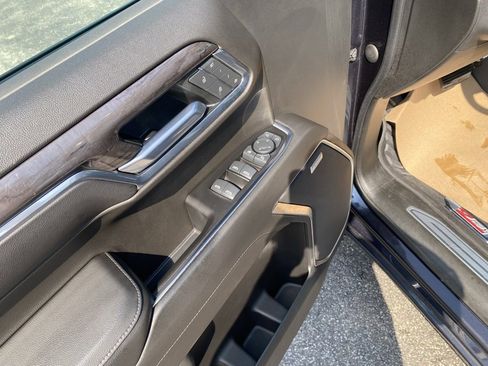 Used 2022 Chevrolet Silverado 1500 LTZ w/ Technology Package image 10