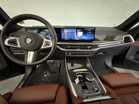 Certified 2024 BMW X7 xDrive40i w/ M Sport Package AWD/4WD image 14