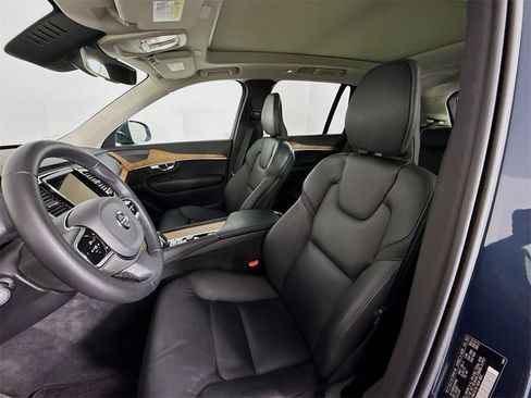 Used 2024 Volvo XC90 T8 Plus w/ Protection Package Premier image 5