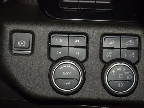 Used 2024 Chevrolet Silverado 2500 High Country w/ High Country Premium Package image 38