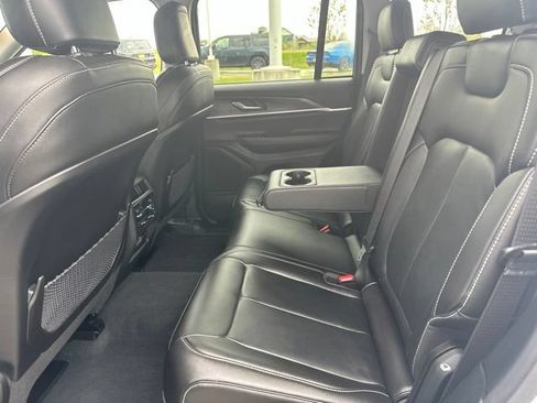 Used 2023 Jeep Grand Cherokee Limited AWD/4WD image 27