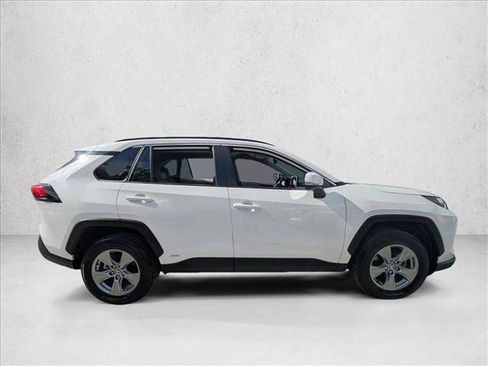 Used 2023 Toyota RAV4 XLE image 4