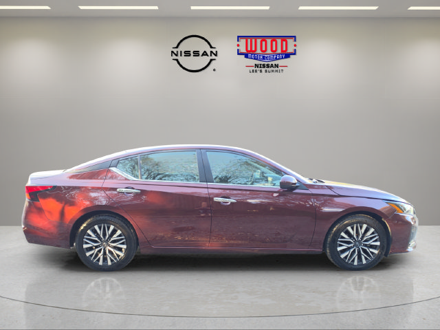 Used 2023 Nissan Altima 2.5 SV FWD image 1
