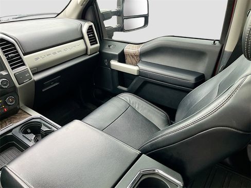 Used 2019 Ford F250 Lariat w/ Lariat Ultimate Package image 22