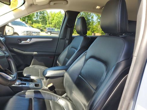 Certified 2024 Ford Escape Platinum AWD/4WD image 16