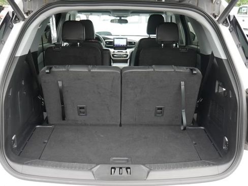 Used 2023 Ford Explorer XLT w/ Equipment Group 202A AWD/4WD image 10