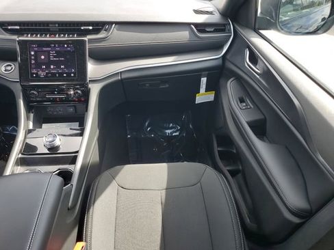 New 2026 Jeep Grand Cherokee L 2WD image 21