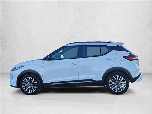 Used 2024 Nissan Kicks SR image 9