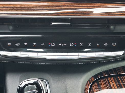 Certified 2021 Cadillac Escalade Premium Luxury RWD image 19