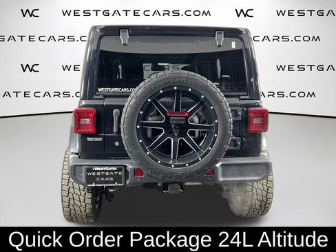 Used 2019 Jeep Wrangler Unlimited Sahara image 4
