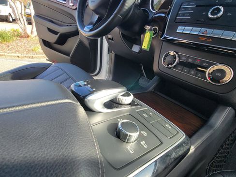 Used 2016 Mercedes-Benz GLE 350 4MATIC w/ Premium Package image 48