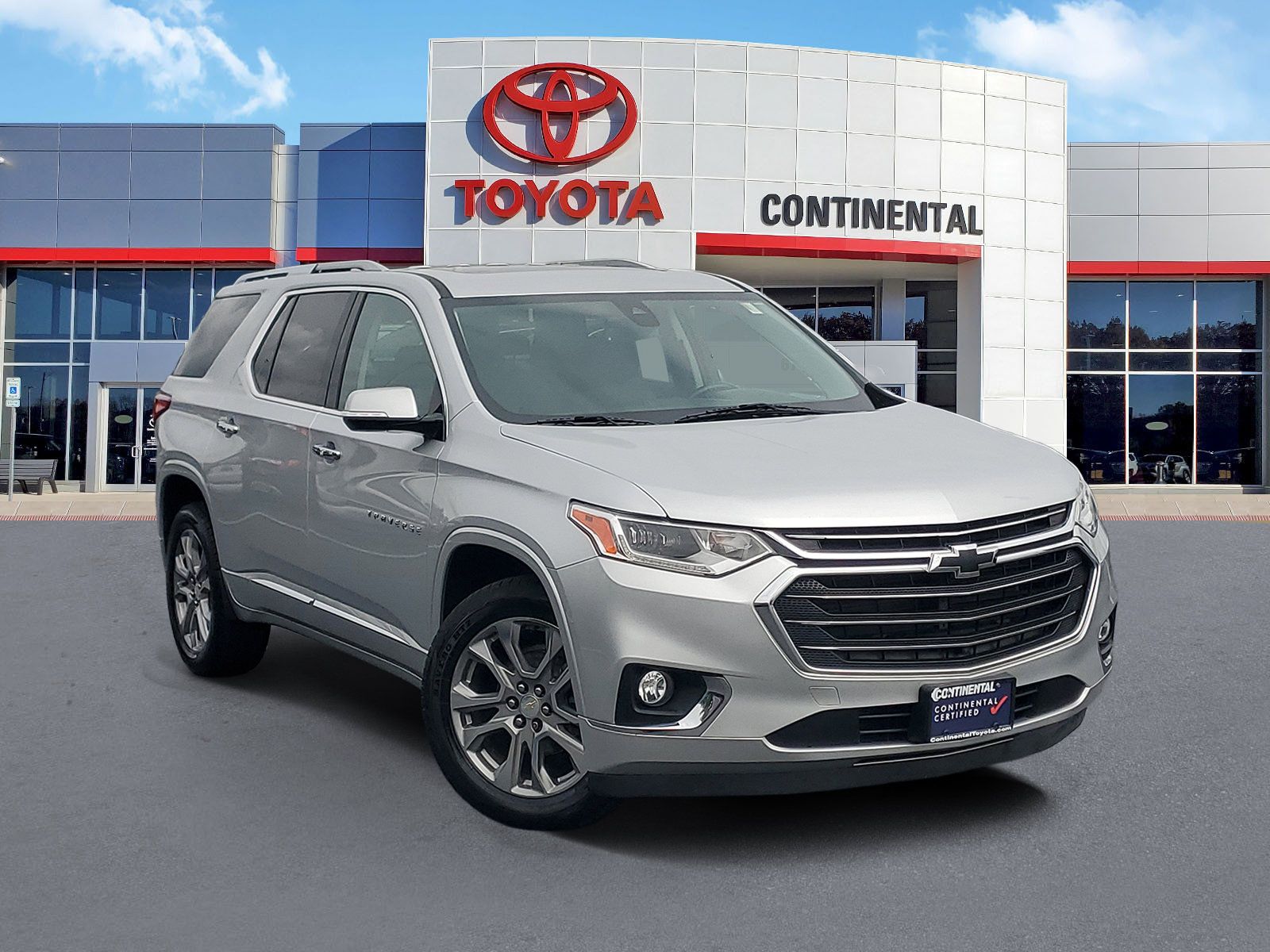 Used 2018 Chevrolet Traverse Premier w/ Driver Confidence II Package FWD image 35
