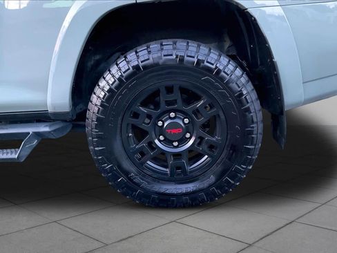 Used 2023 Toyota 4Runner TRD Off-Road Premium w/ Moonroof Package AWD/4WD image 11