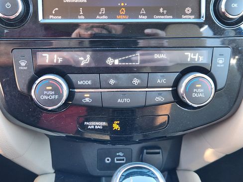 Used 2019 Nissan Rogue SV w/ Premium Package image 21