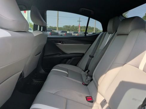 Used 2025 Toyota Camry SE FWD image 28