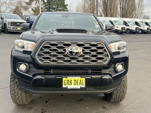 Used 2021 Toyota Tacoma TRD Sport image 2