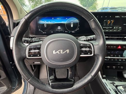 Certified 2022 Kia Carnival SX Prestige FWD image 12
