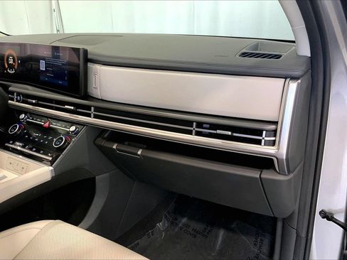 Used 2024 Hyundai Santa Fe SEL FWD image 16