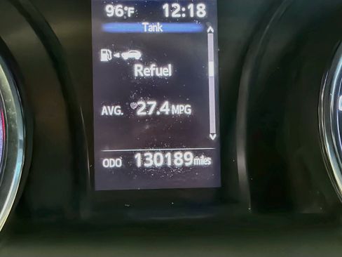 Used 2020 Toyota Camry SE FWD image 8