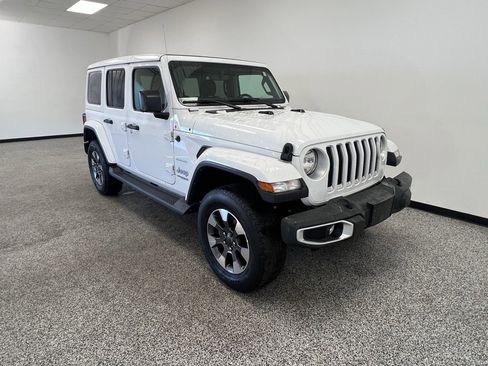 Used 2022 Jeep Wrangler Unlimited Sahara w/ Cold Weather Group image 16